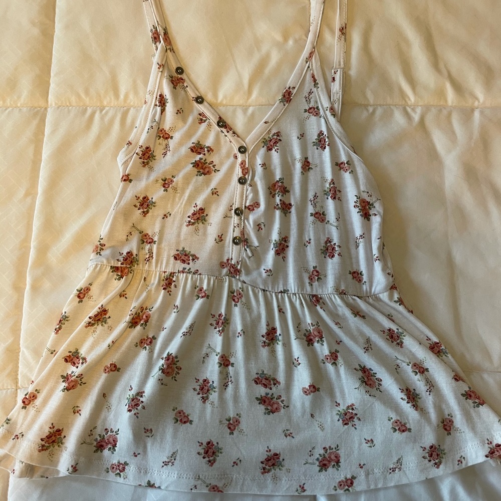 Rue 21 white floral tank top